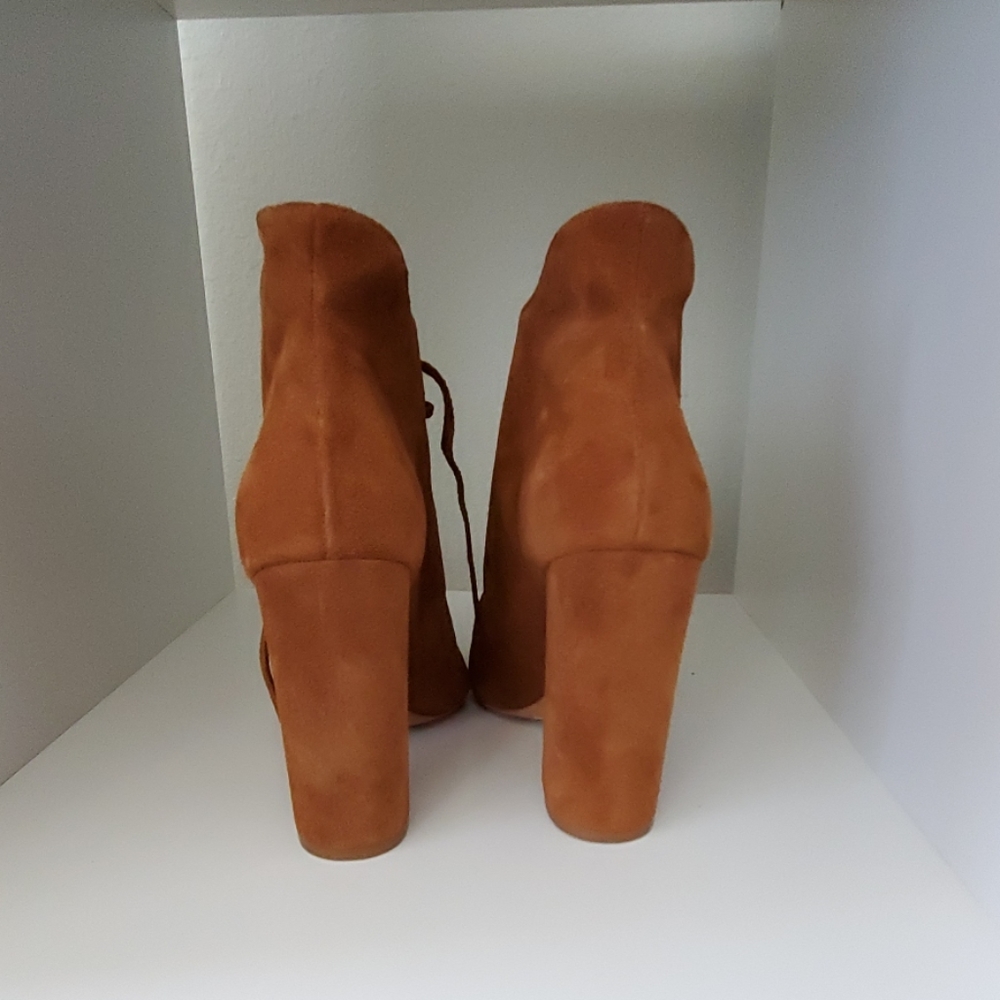 SCHUTZ - Picture 4 of 6